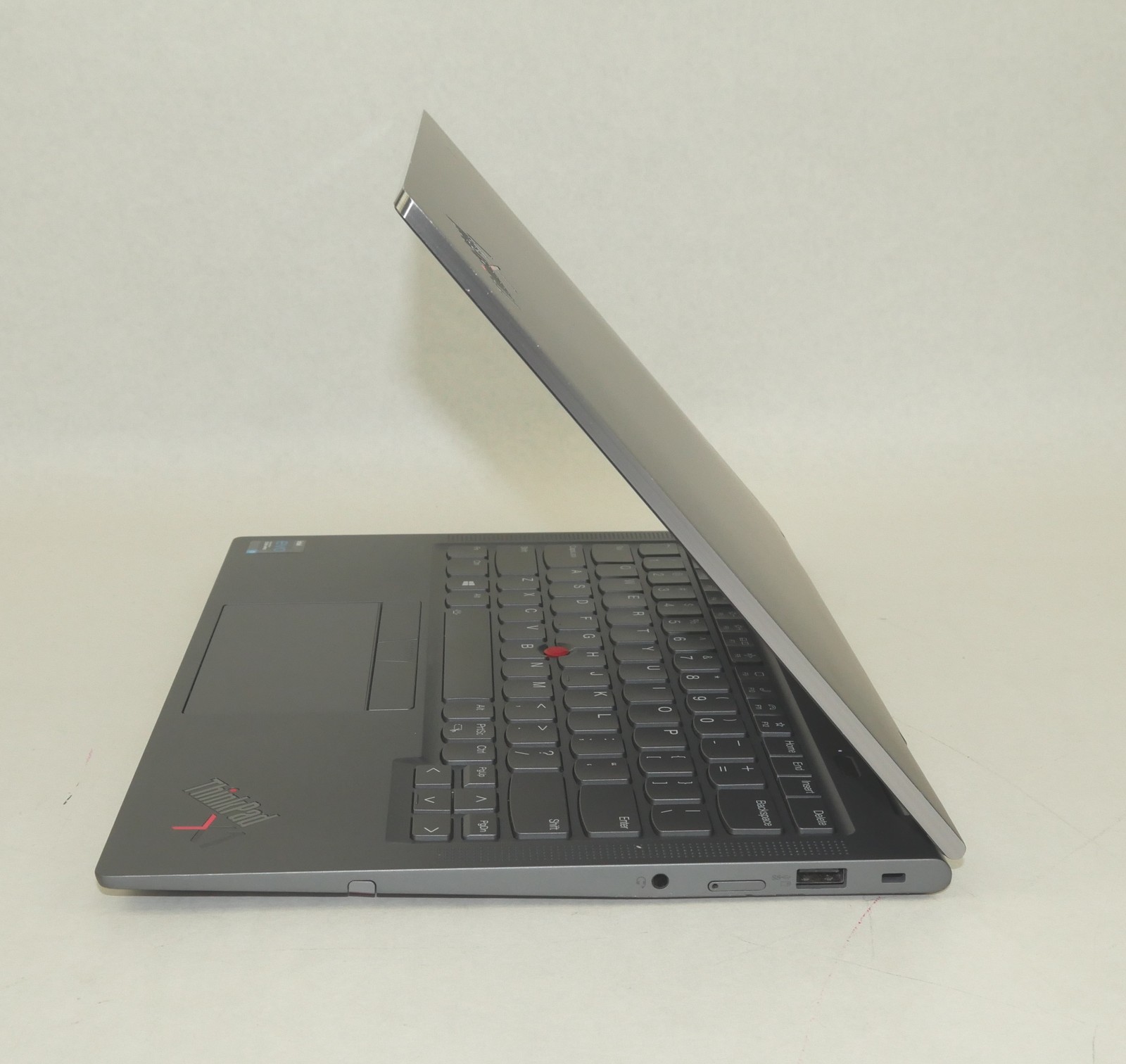 Lenovo ThinkPad X1 Carbon Gen 9 17-1185G7 3-4.9GHz 512GB 16GB WIN11PRO NO AC