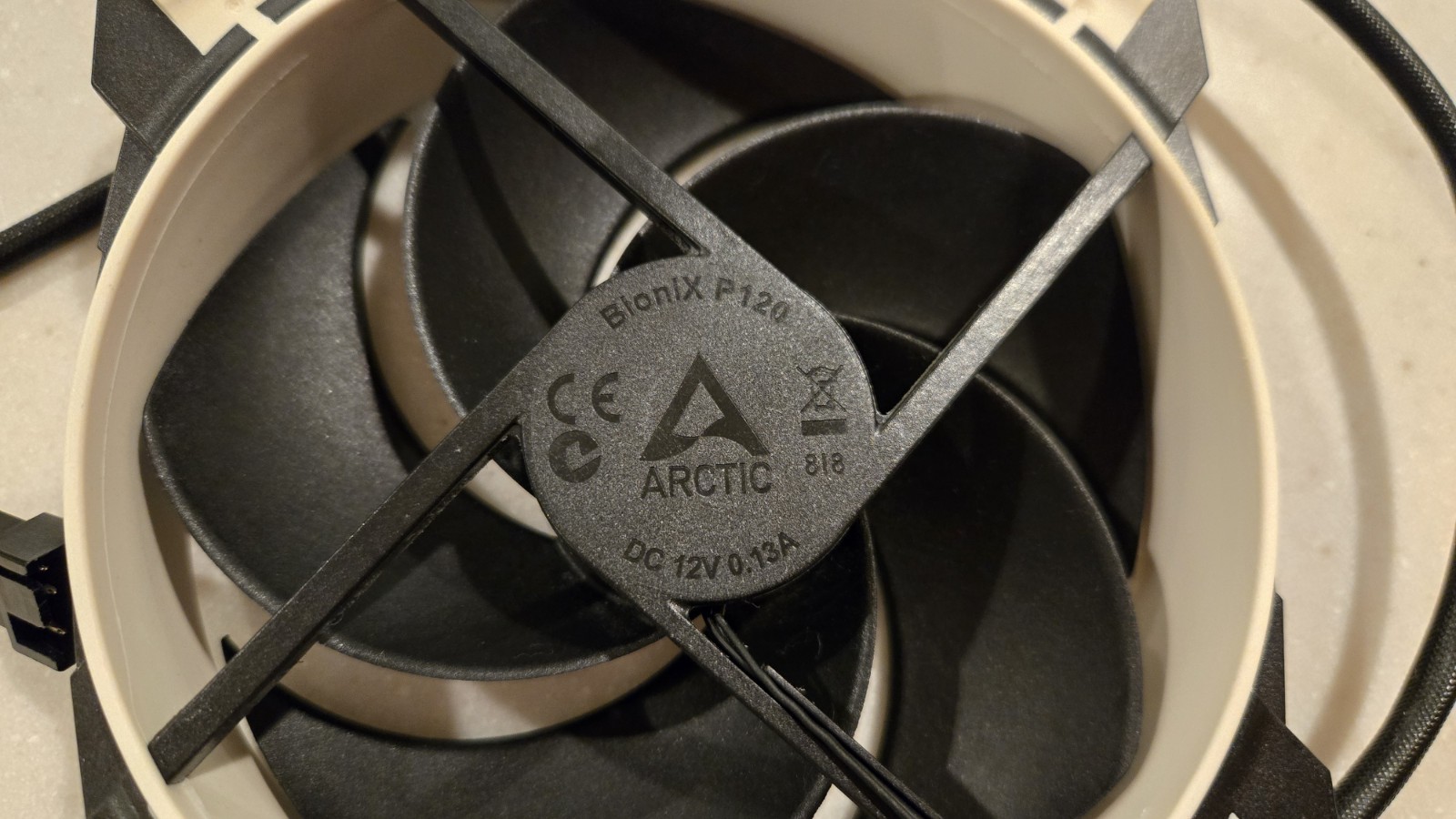 Arctic Bionix P120 Gaming Case Fan 120mm PWM PST WHITE
