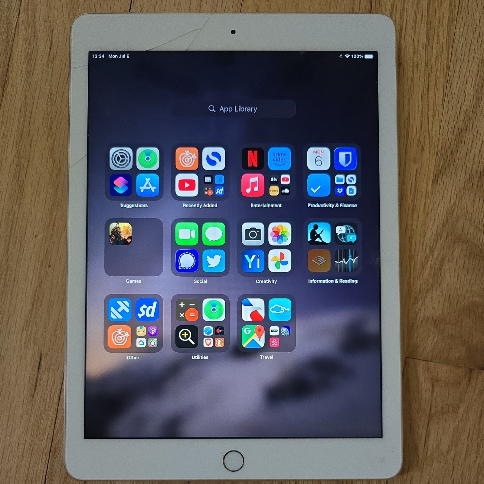Apple iPad Air 2 64GB, Wi-Fi, 9.7in – Space Gray