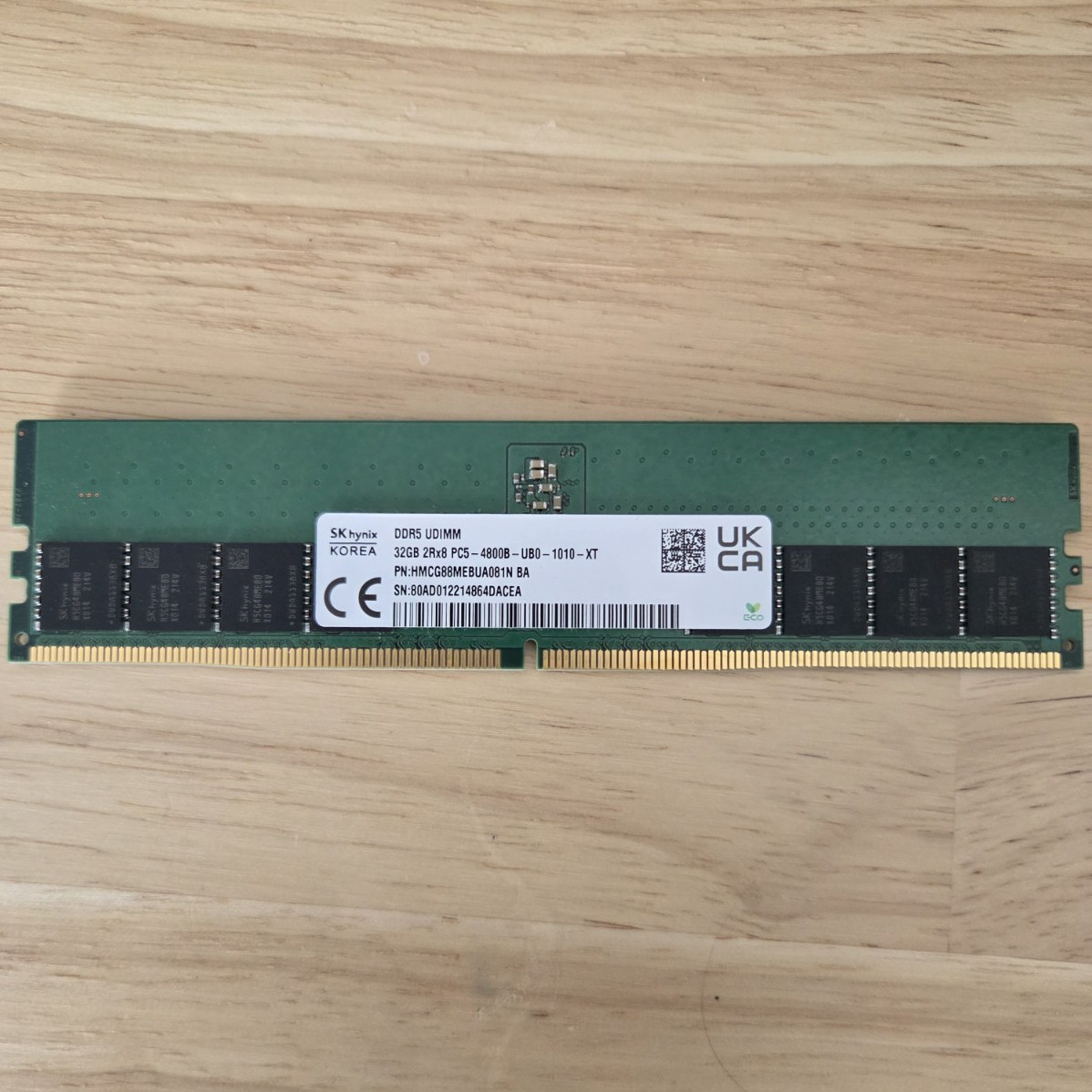 SK hynix 32GB (1x32GB) DDR5 UDIMM PC5-4800B 288-Pin Unbuffered HMCG88MEBUA081N