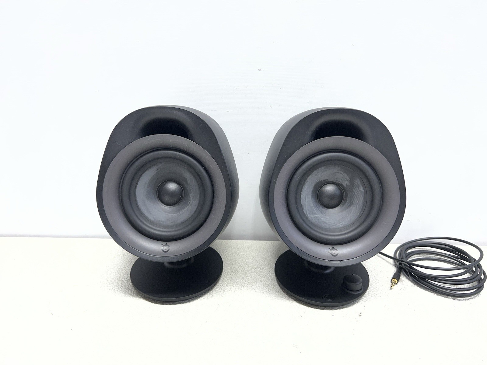 SteelSeries – Arena 3 Bluetooth Gaming Speakers with Polished 4″ Drivers – Black