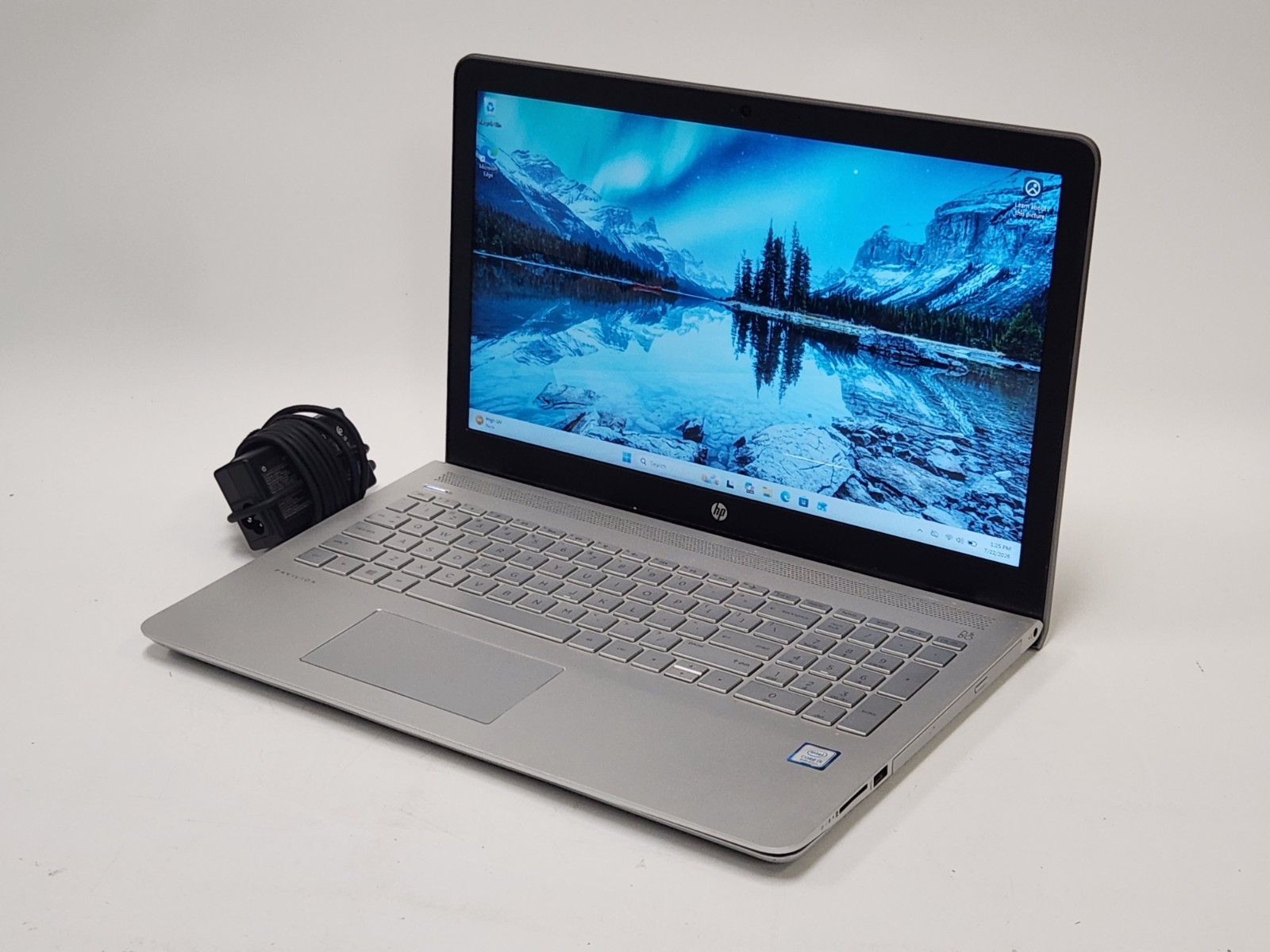 HP Pavilion Laptop 15-cc123cl 15.6″ Intel i5-8250U 1.8GHz 12GB 256GB W11P *READ*