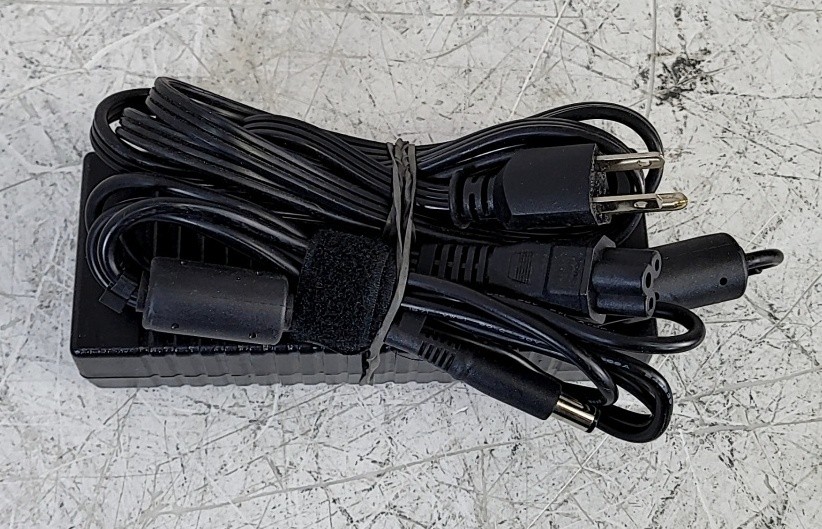 OEM ORIGINAL HP AC Adapter Large With Pin In Middle 7.4mm19.5V 6.9A 135W