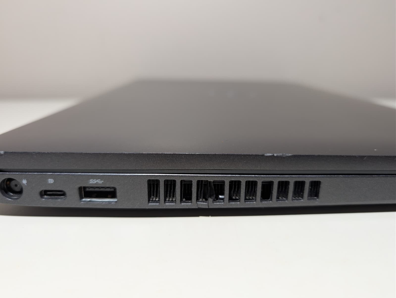 15″ Dell Latitude 5500 | i5 8th 16GB RAM 256GB SSD | HD Backlit Win 11 Pro