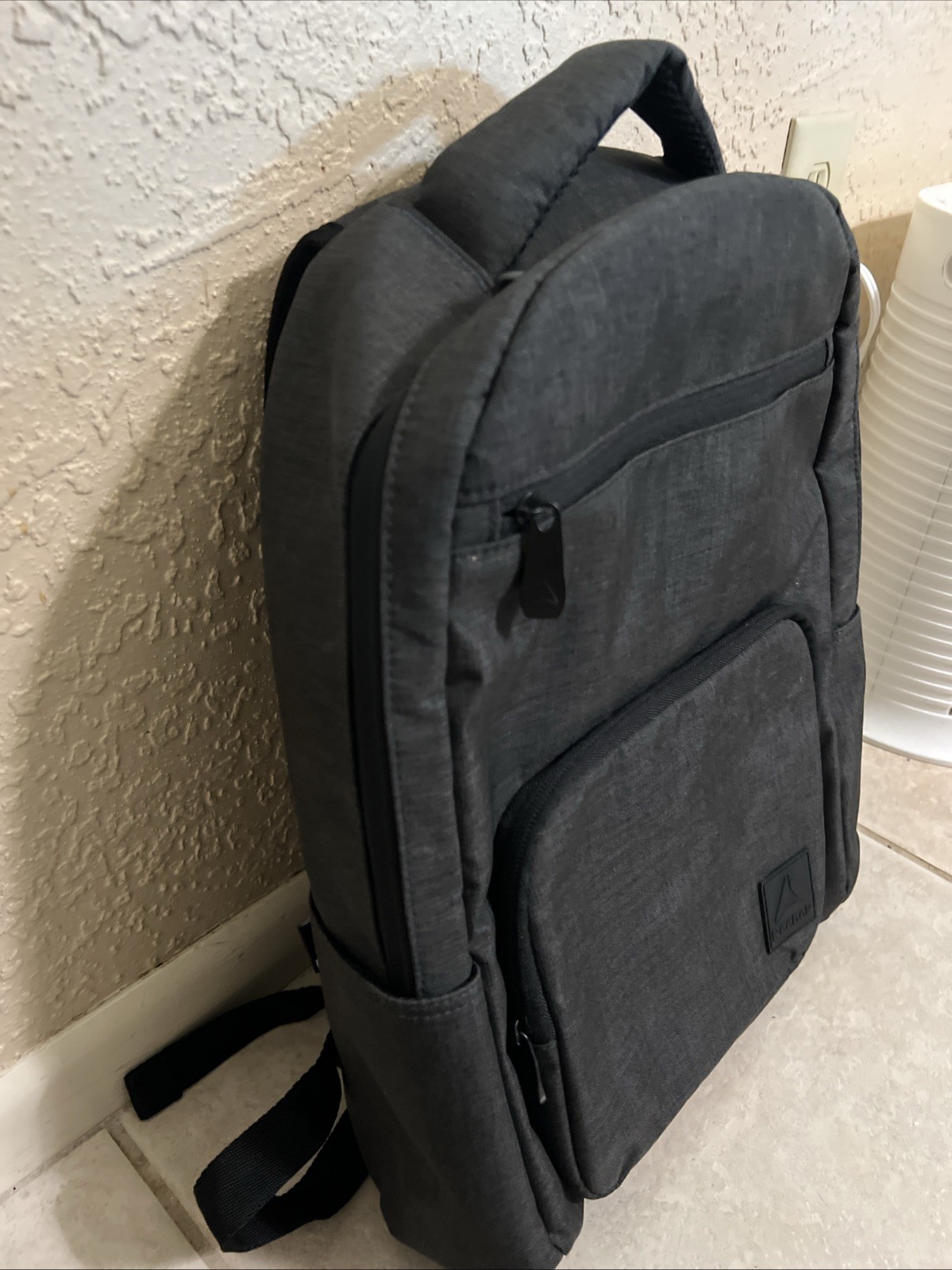 16″ Reebok Backpack Dark Gray One Size Laptop Sleeve Multiple Compartments NWOT