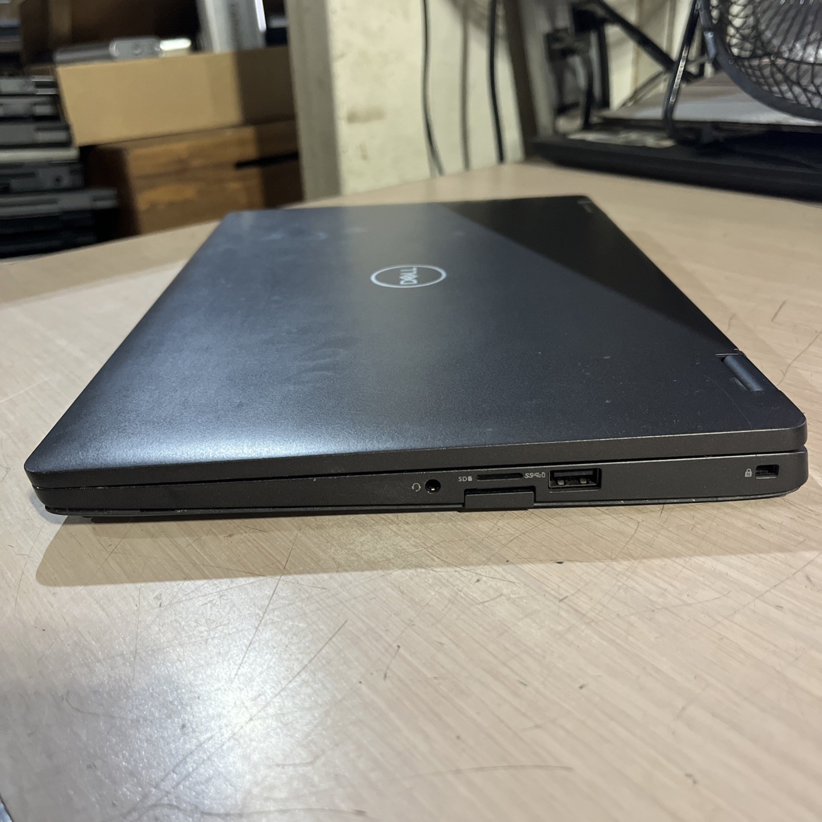 DELL LATITUDE 5300 2 IN 1 INTEL CORE I7-8665U 1.90GHZ 16GB RAM NO HD / TOUCH ‘