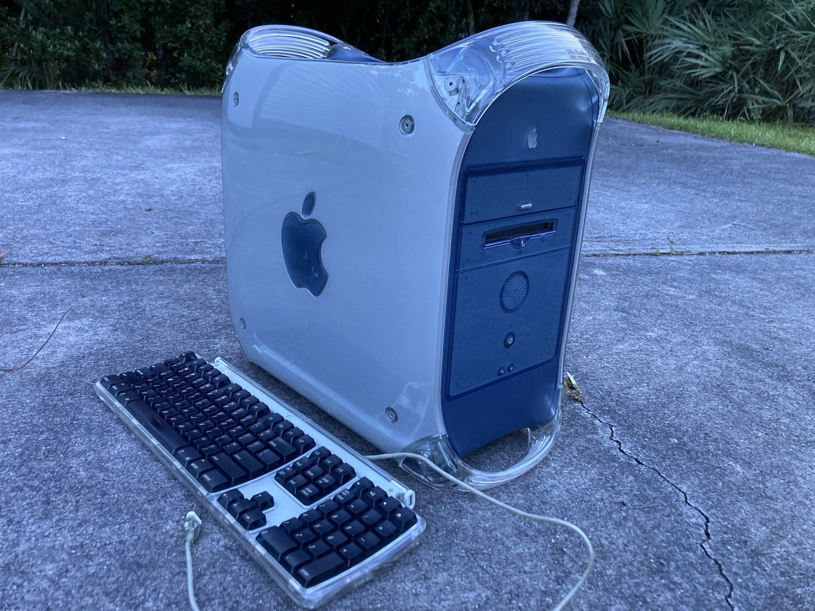 Power Mac G4 M5183 Dual 500 MHz, ATI Rage 128 Pro, Pro Keyboard M7803, OS X 10.2