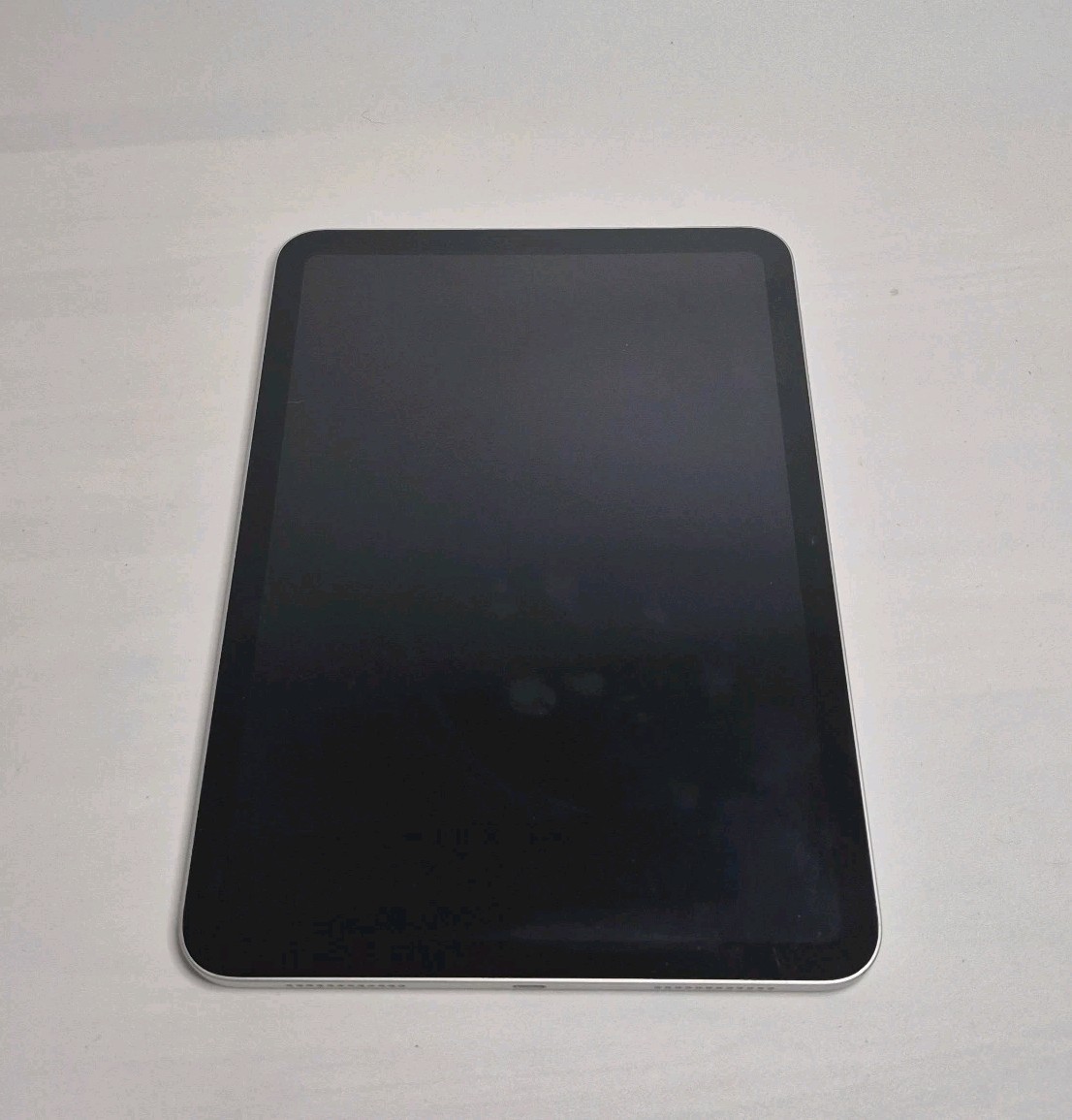 Apple iPad 10th Generation 64GB Silver WiFi A2696 Works Pre Owned One Owner