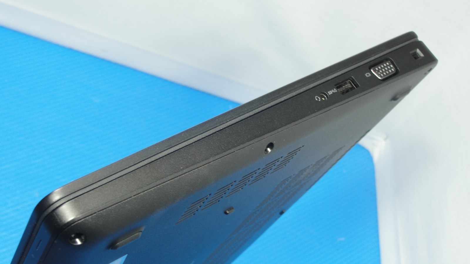 Dell Latitude 5490 14″ HD Intel Core i5-8350U 1.7GHz 8GB 256GB SSD Win11Pro + PA