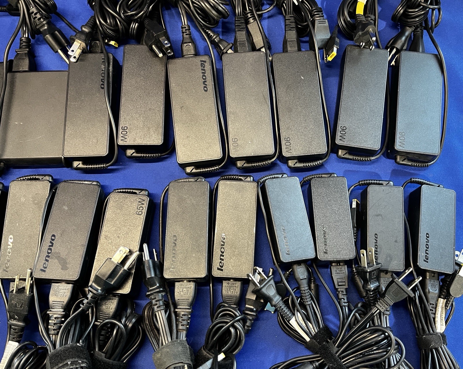 Lenovo 65W 90W 135W + ThinkPad Laptop Adapter Charger Yellow Square Tip – Lot 37