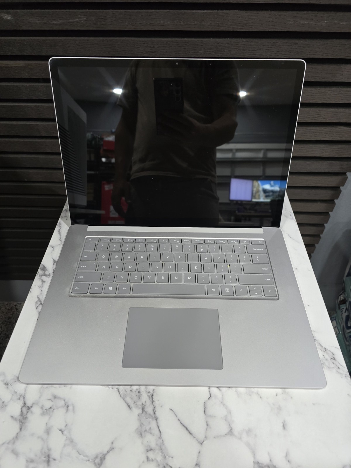 Microsoft Surface Laptop 3 15″ Ryzen 5 8GB 128GB SSD Win10 Vega 9