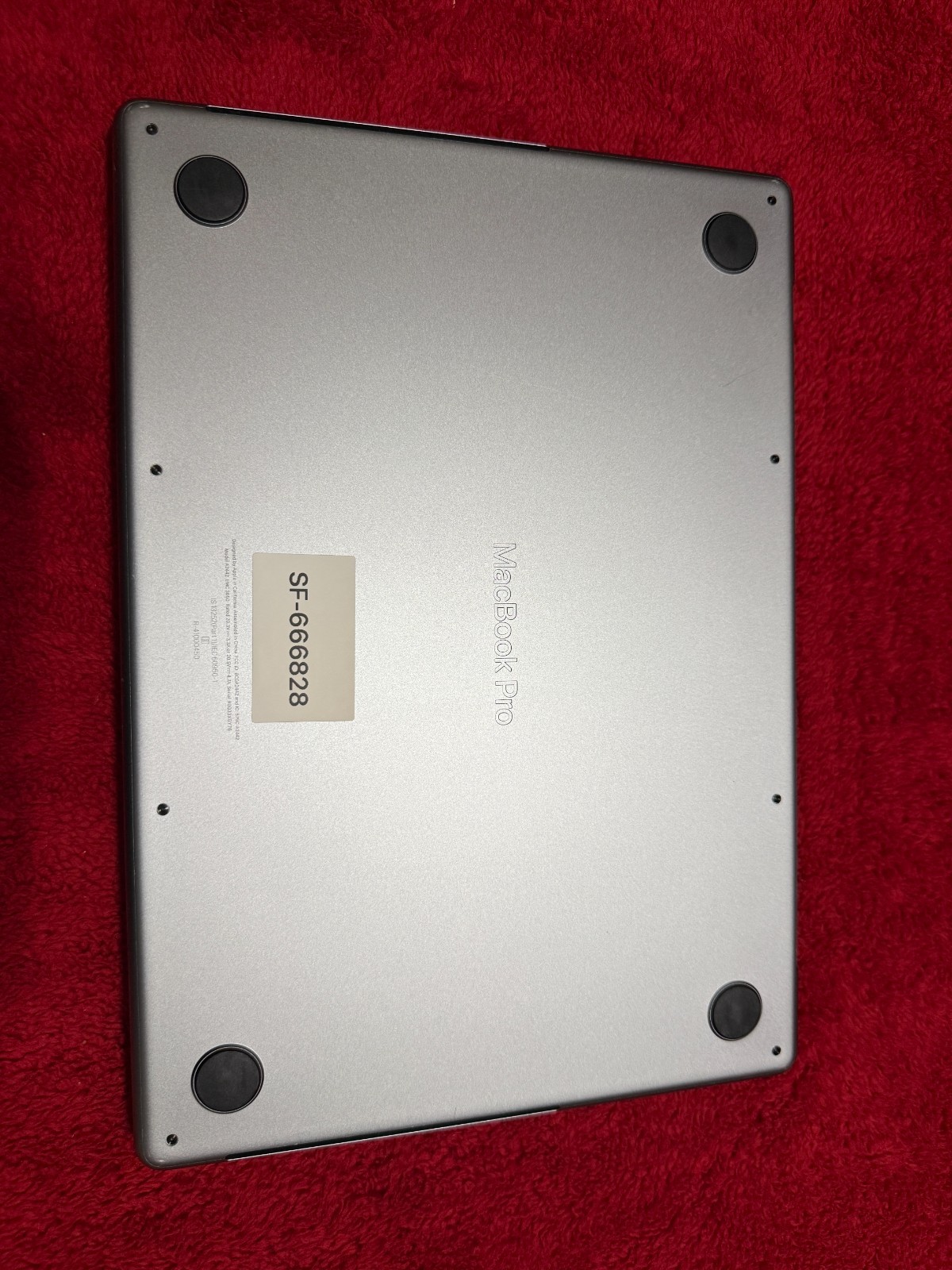 Apple MacBook Pro 16″ M1 Pro 2021 512GB SSD 16GB RAM Silver A2485 10-Core MK1E3L