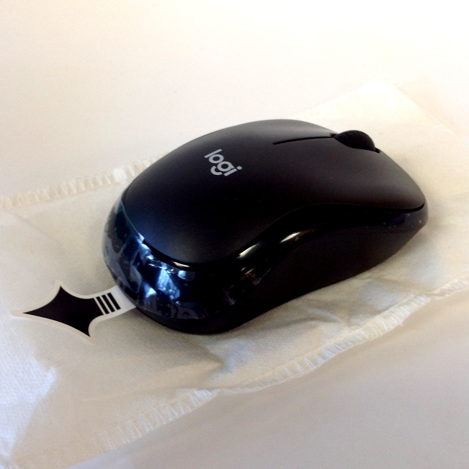 Logitech M220 Silent Wireless Mouse USB-A BLACK 910-006127 NEW