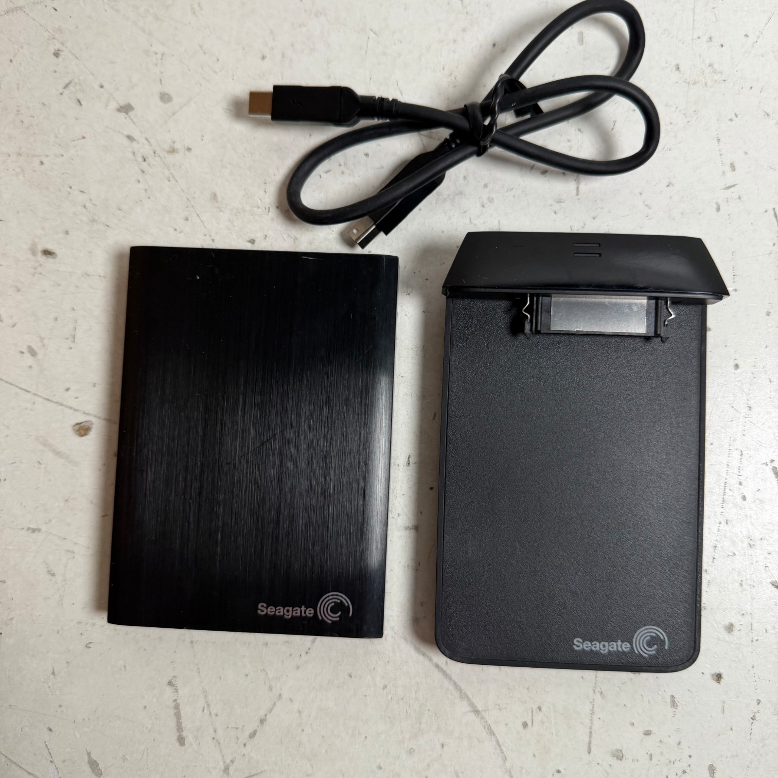 Seagate Backup Plus SRD0SP0 Black 1TB USB 3.0 2.5″ Portable External Hard Drive