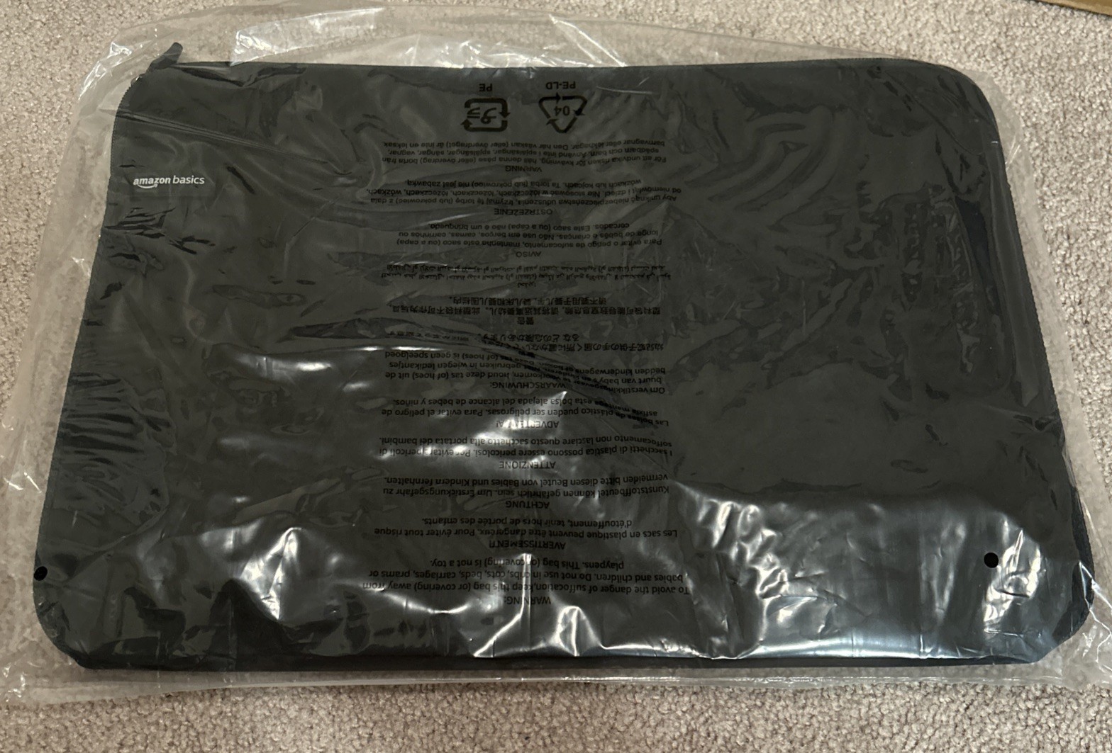 Amazon Basics 17.3″ Laptop Soft Sleeve Carrying Case W/ Zipper Black Protective