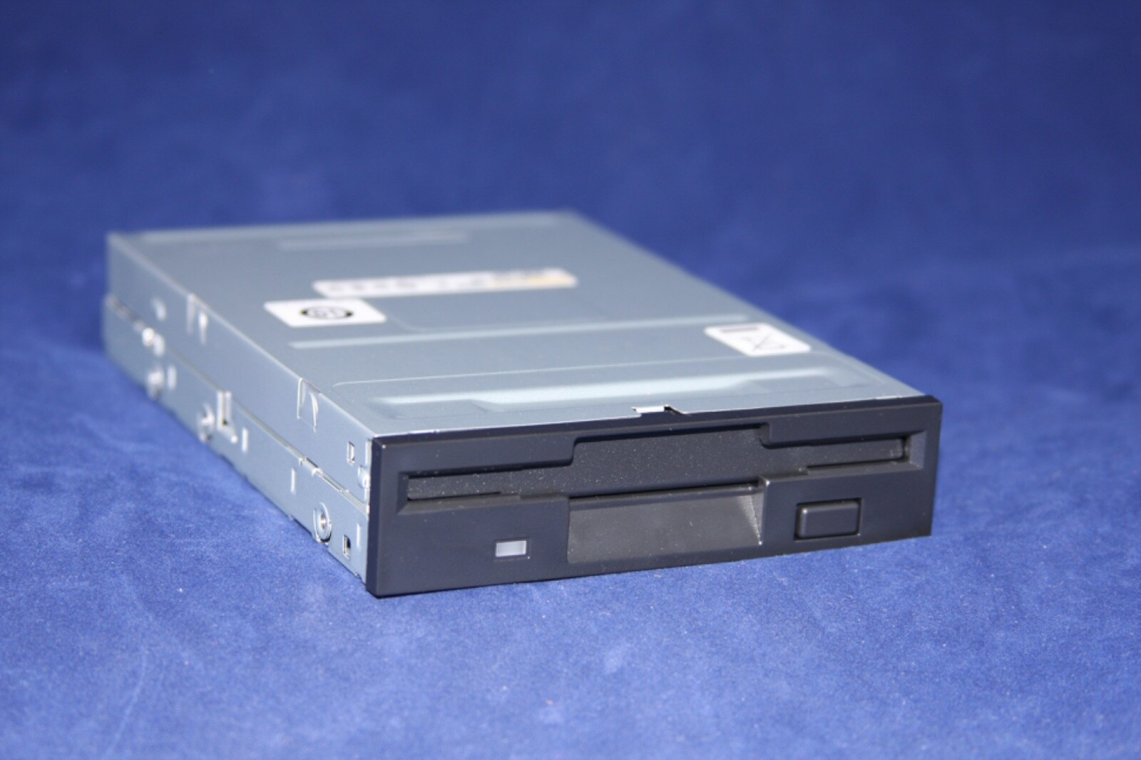 * * NEW * * Teac FD235HF 3.5″ inch Internal Desktop 1.44MB Floppy Disk Drive