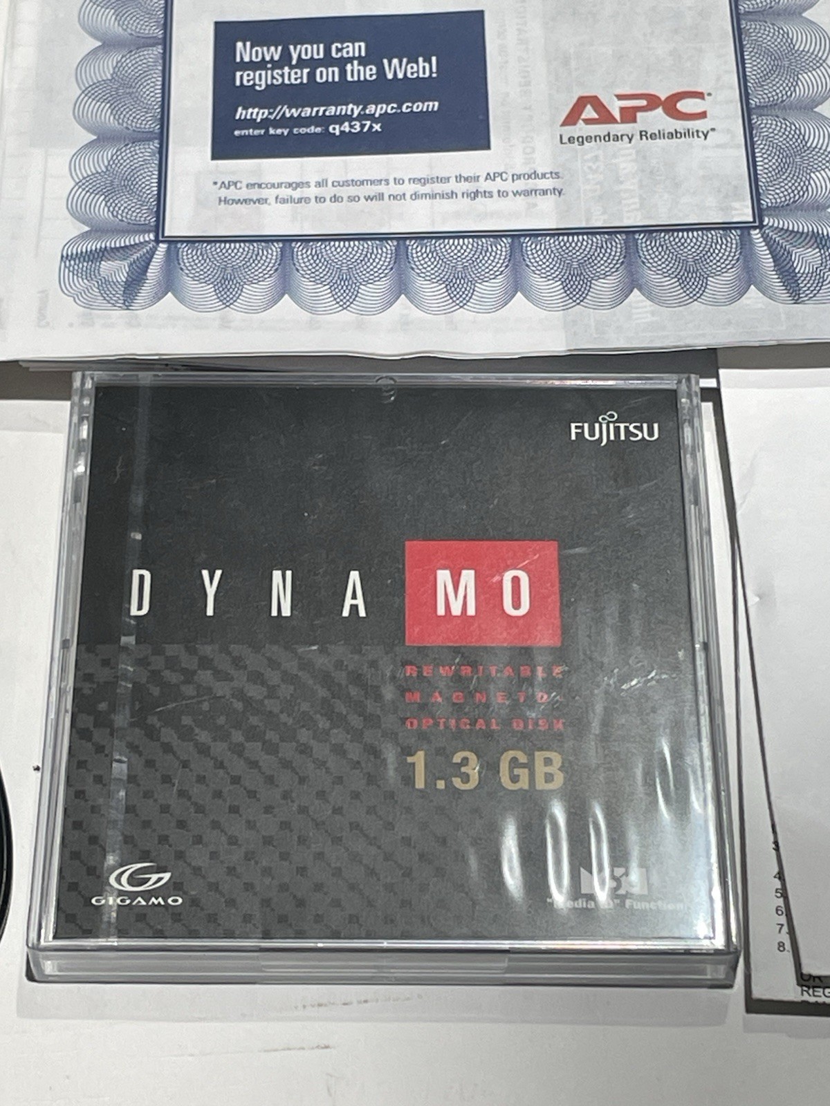 Fujitsu DynaMO 1300U2 Pocket 1.3GB MO Drive – New Open Box – MDK3130UB Complete