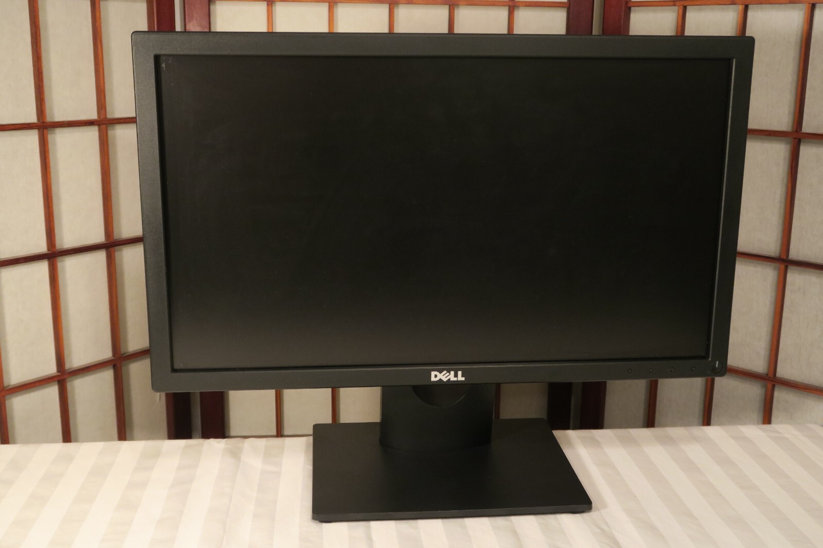 DELL E2016H 20″ 1600 x 900 LCD LED Backlit Monitor with Stand