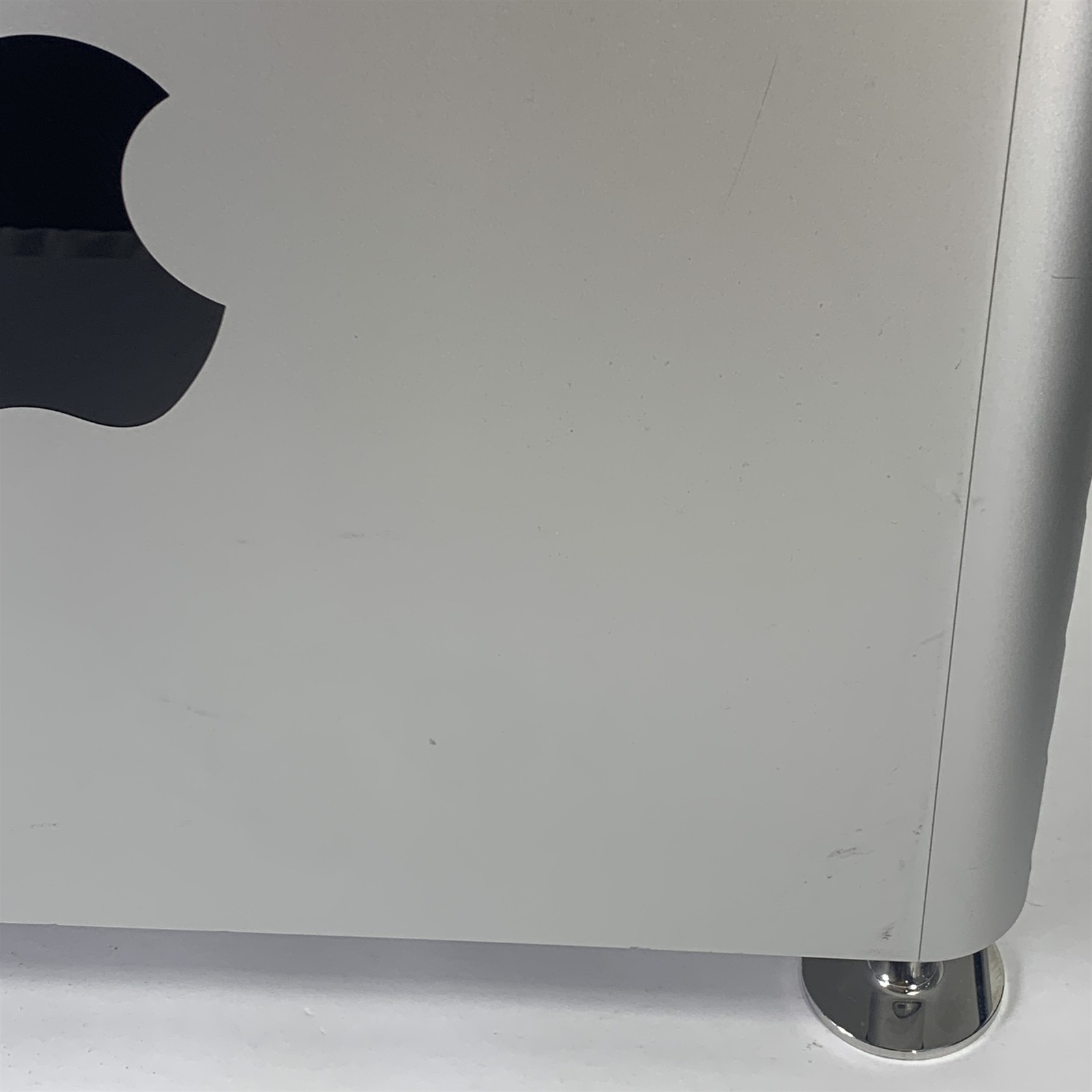 Apple A1991 Mac Pro (2019) Xeon W-3235 – 32GB – 1TB SSD – Radeon Pro W5500X