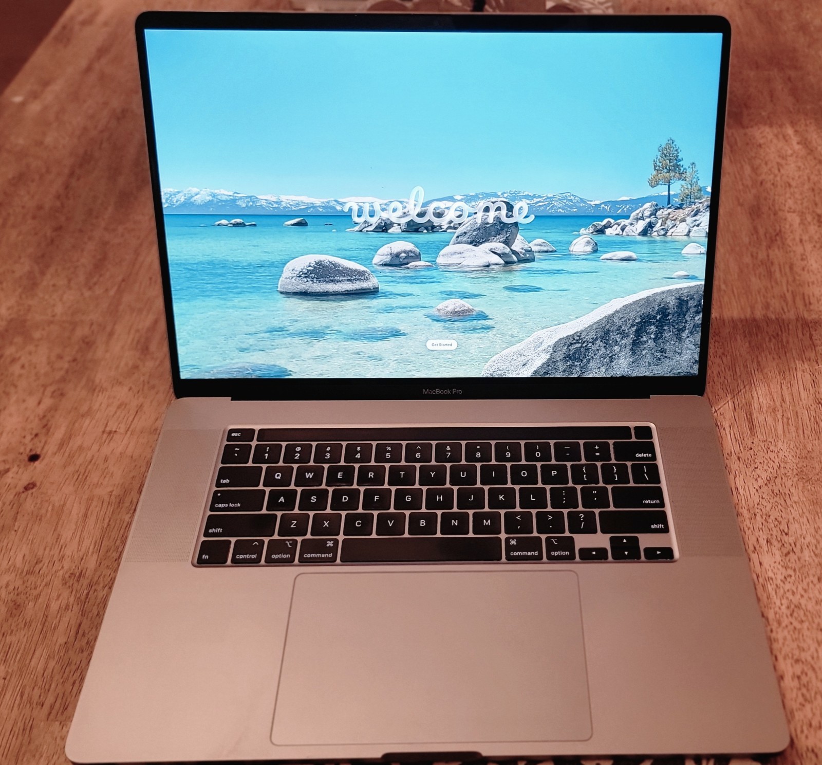 Apple MacBook Pro 16″ (2019) i9 2.3GHz 16GB RAM 1TB SSD Silver Radeon 5500M