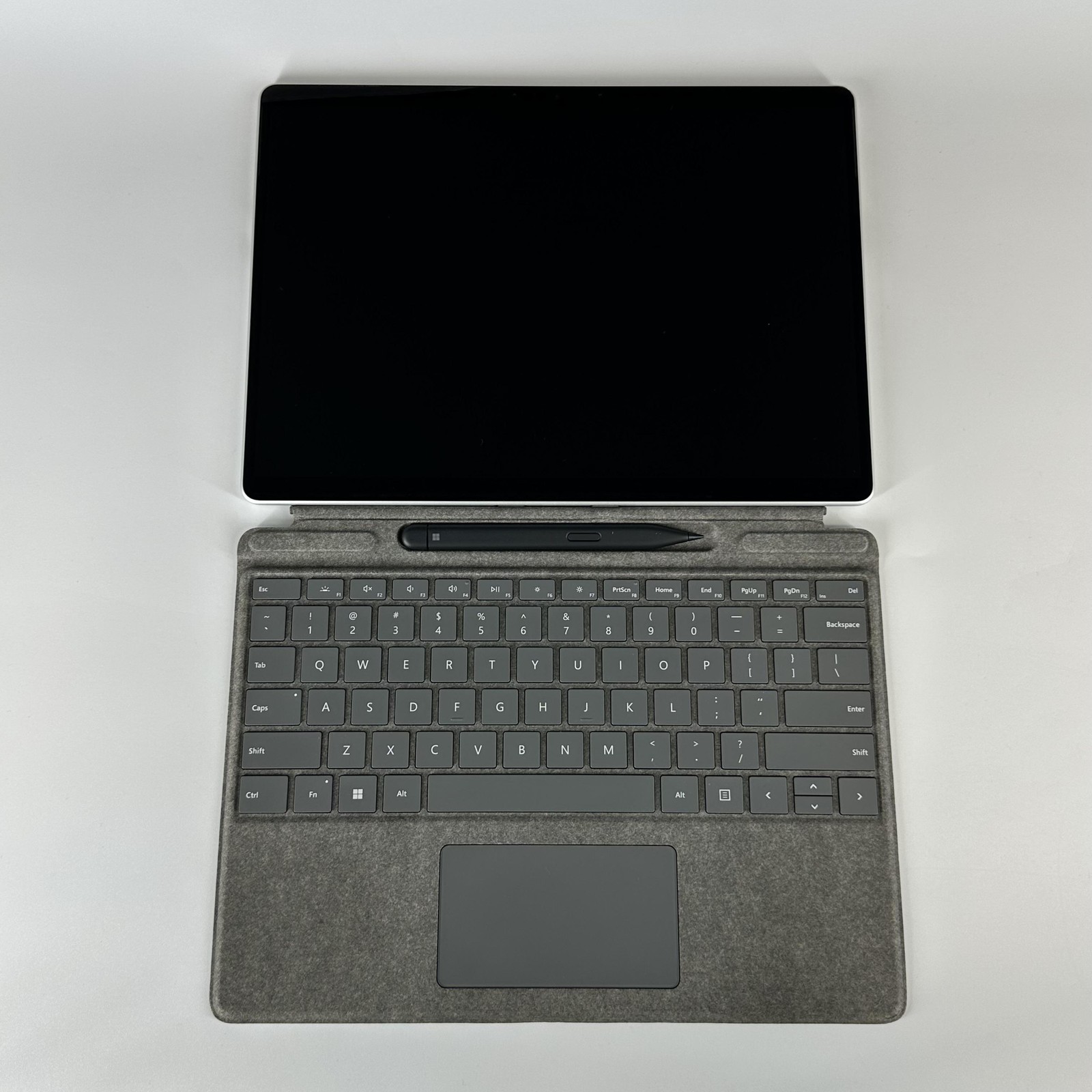 Microsoft Surface Pro 9 13 Platinum 2.7 GHz i7-1265U 16GB 256GB SSD Very Good