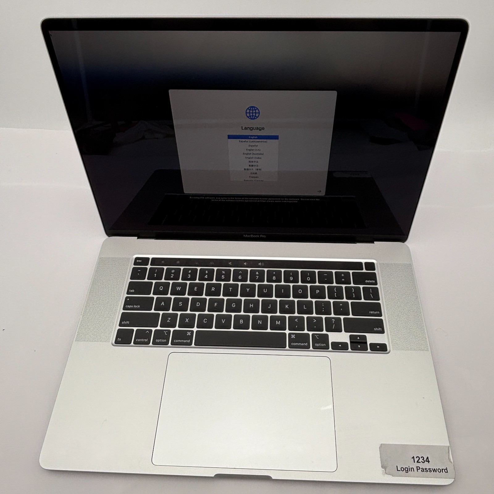 MacBook Pro 16″ i7 2.6/16GB/5300M 512GB – A2141 – Silver – Good Condition