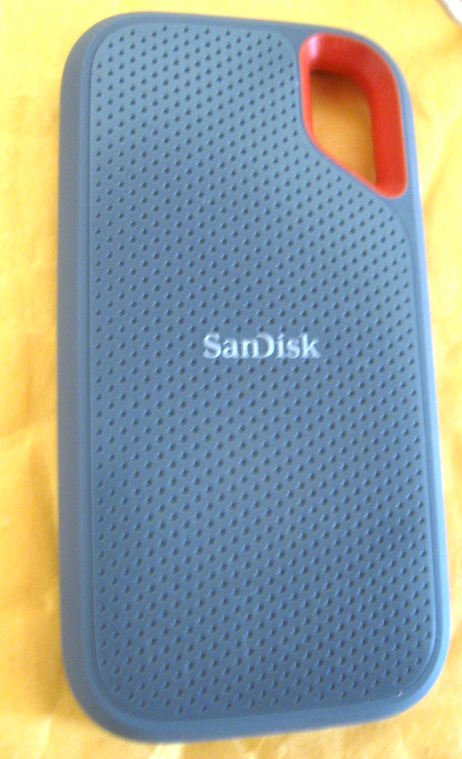 PARTS /NOT WORK SanDisk Extreme 1TB USB-C Portable External SSD (SDSSDE61-1T00)