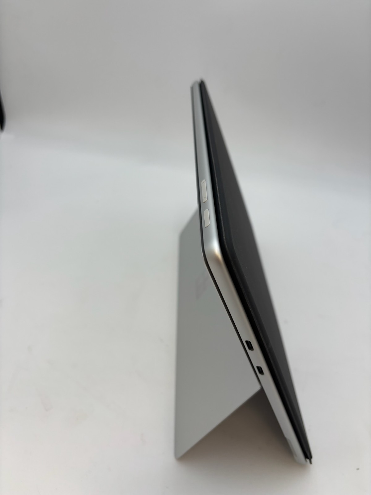 Microsoft Surface Pro 11 th Ed 13″ 512 GB SSD 16 GB RAM Snapdragon X 10-Core