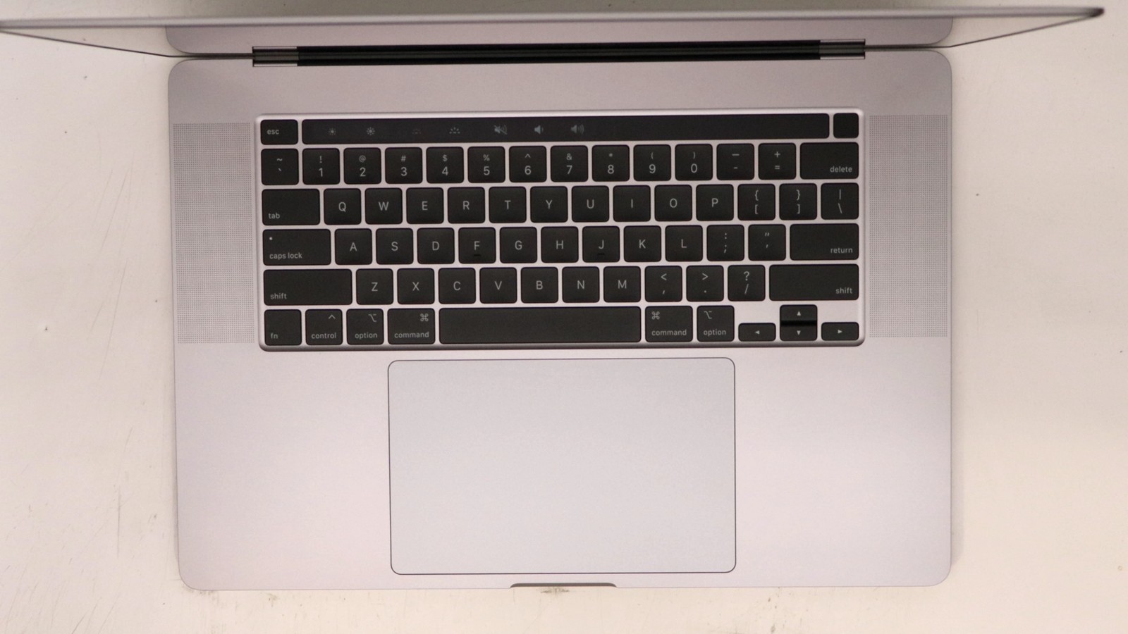 Apple Macbook Pro 16″ i9-9980HK 32GB 2048GB – Very Good