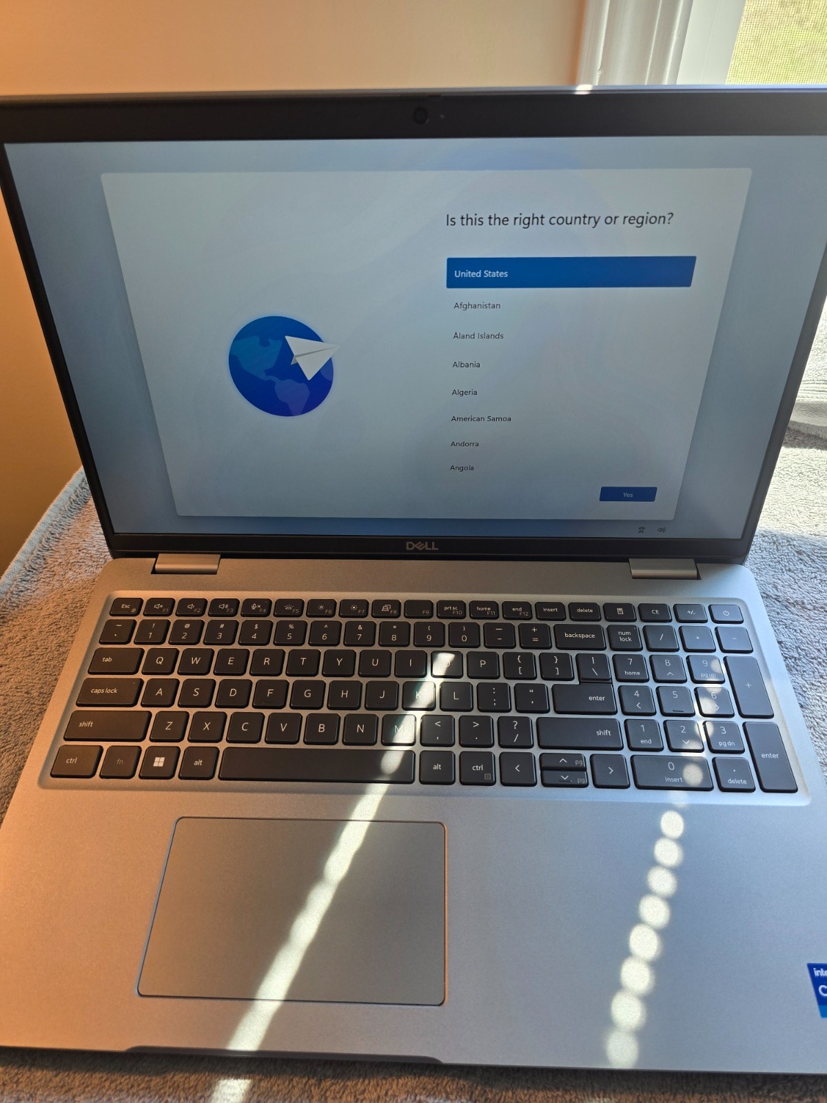 dell latitude 5530 i7-1255U / 64gb ram / windows 11 pro / Power adapter included