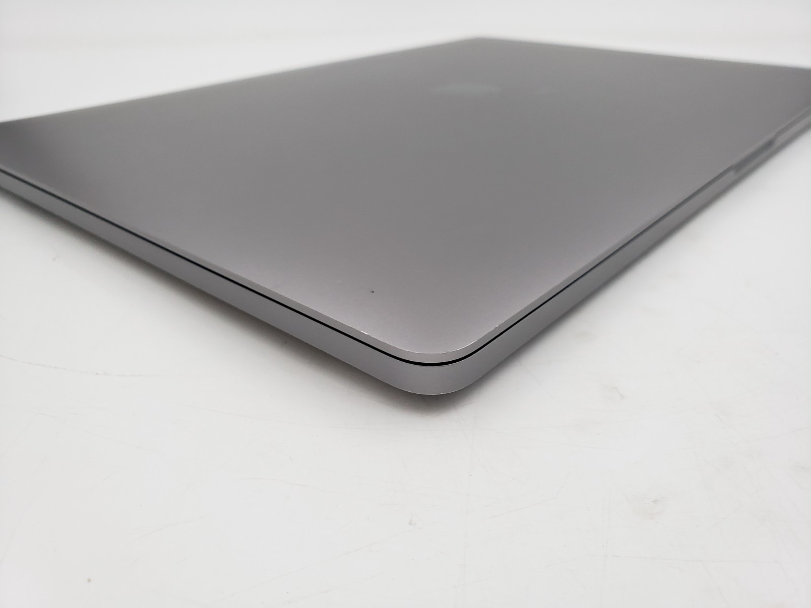 Apple MacBook 16″ 2019 2.60GHz 16GB Ram 512GB SSD macOS Tahoe 26.5