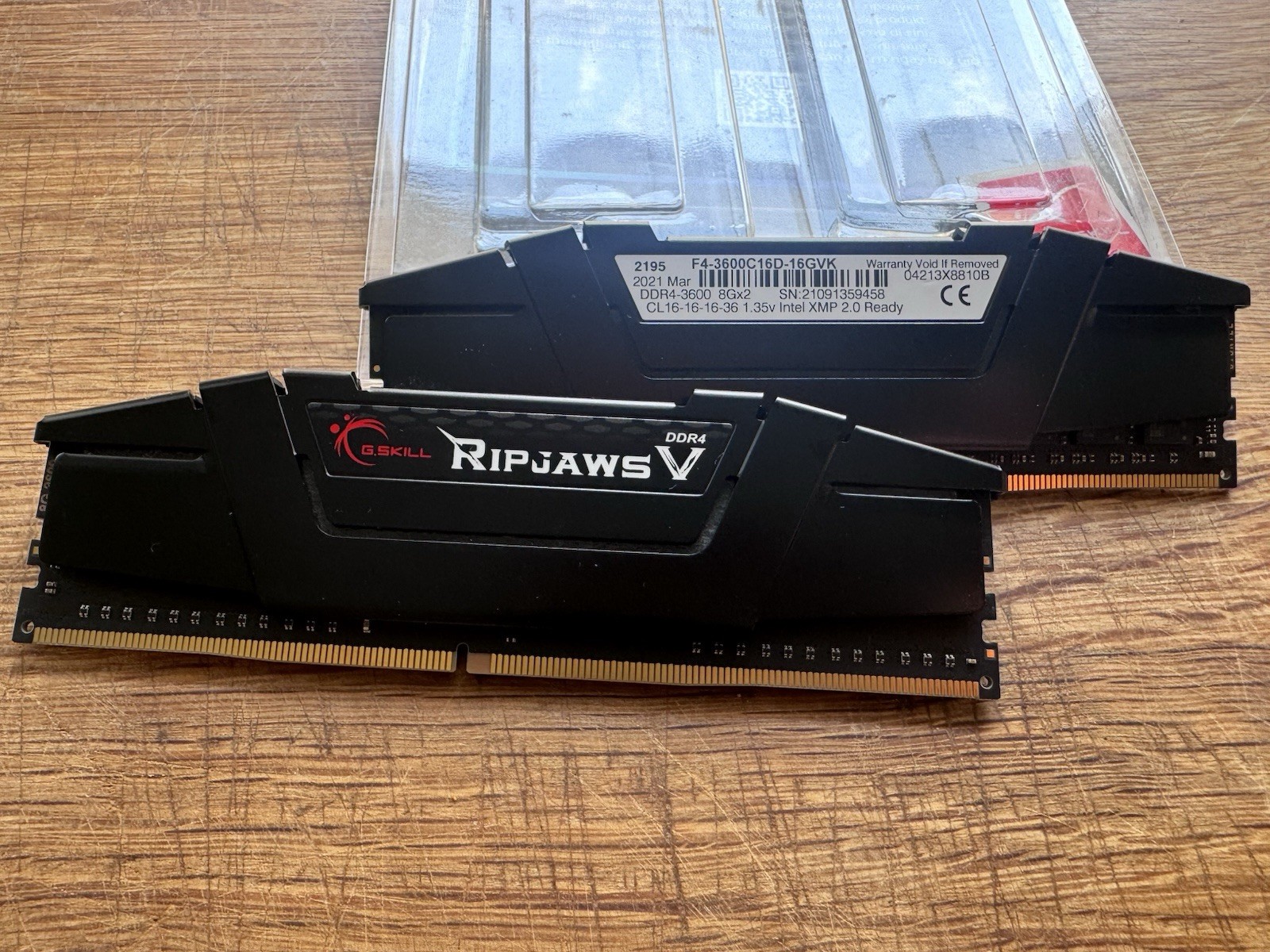 G.SKILL Ripjaws V 16GB (2x8GB) DDR4-3600 CL16 288-Pin DIMM RAM