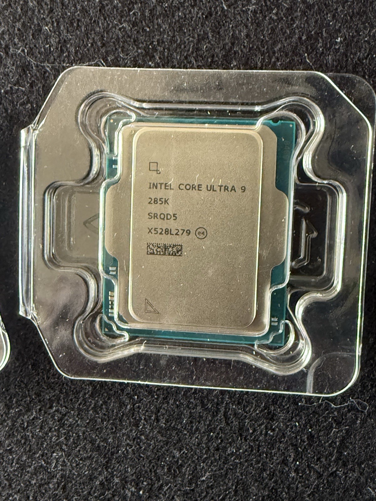 Intel Core Ultra 9 Desktop Processor 285K – 24 cores . Sealed in he Plastic