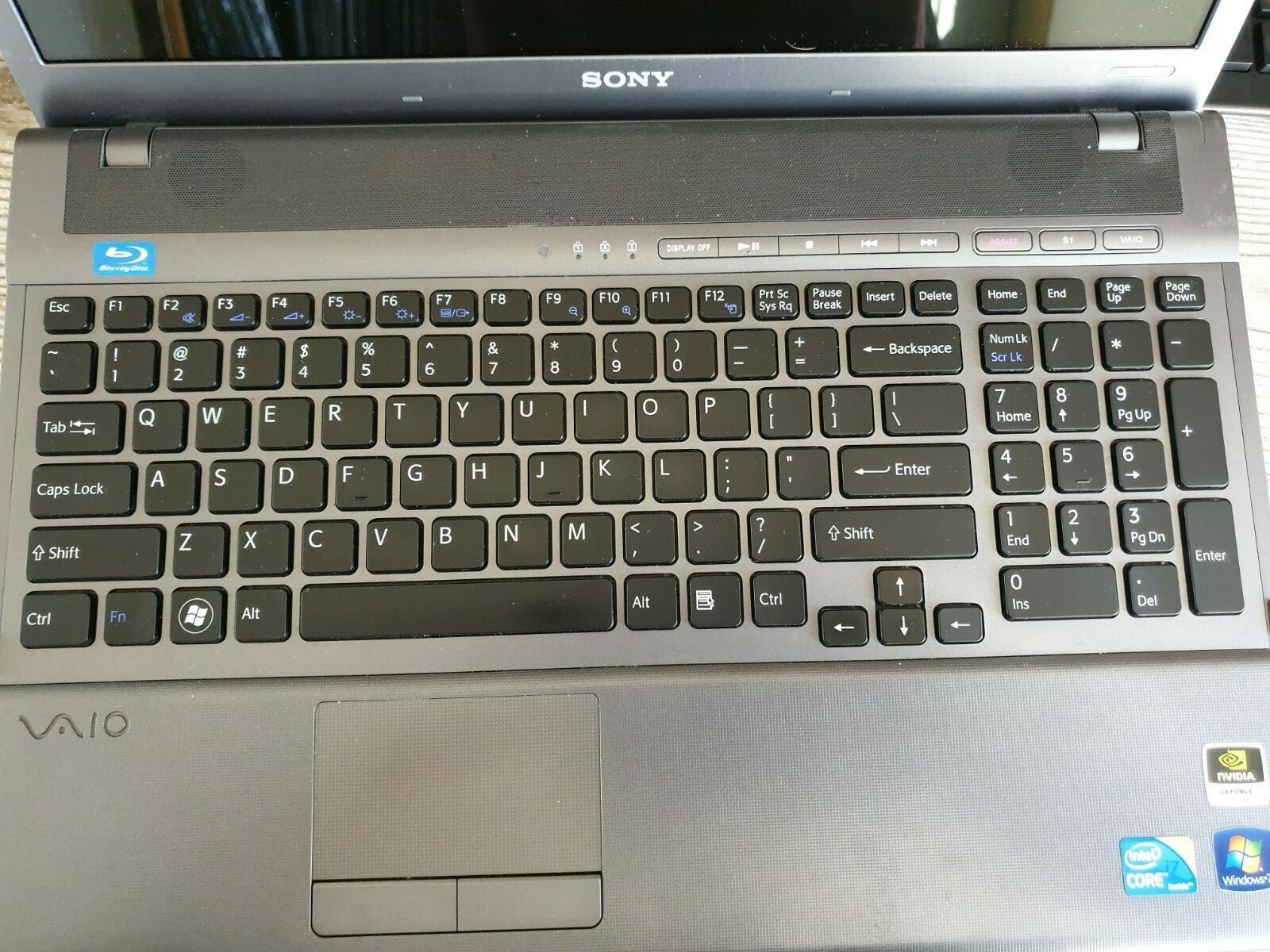 Sony VAIO INTEL CORE I7-740QM 1.73 GHz 16.4IN 500GB 8GB Ram Win 10 Blu-Ray