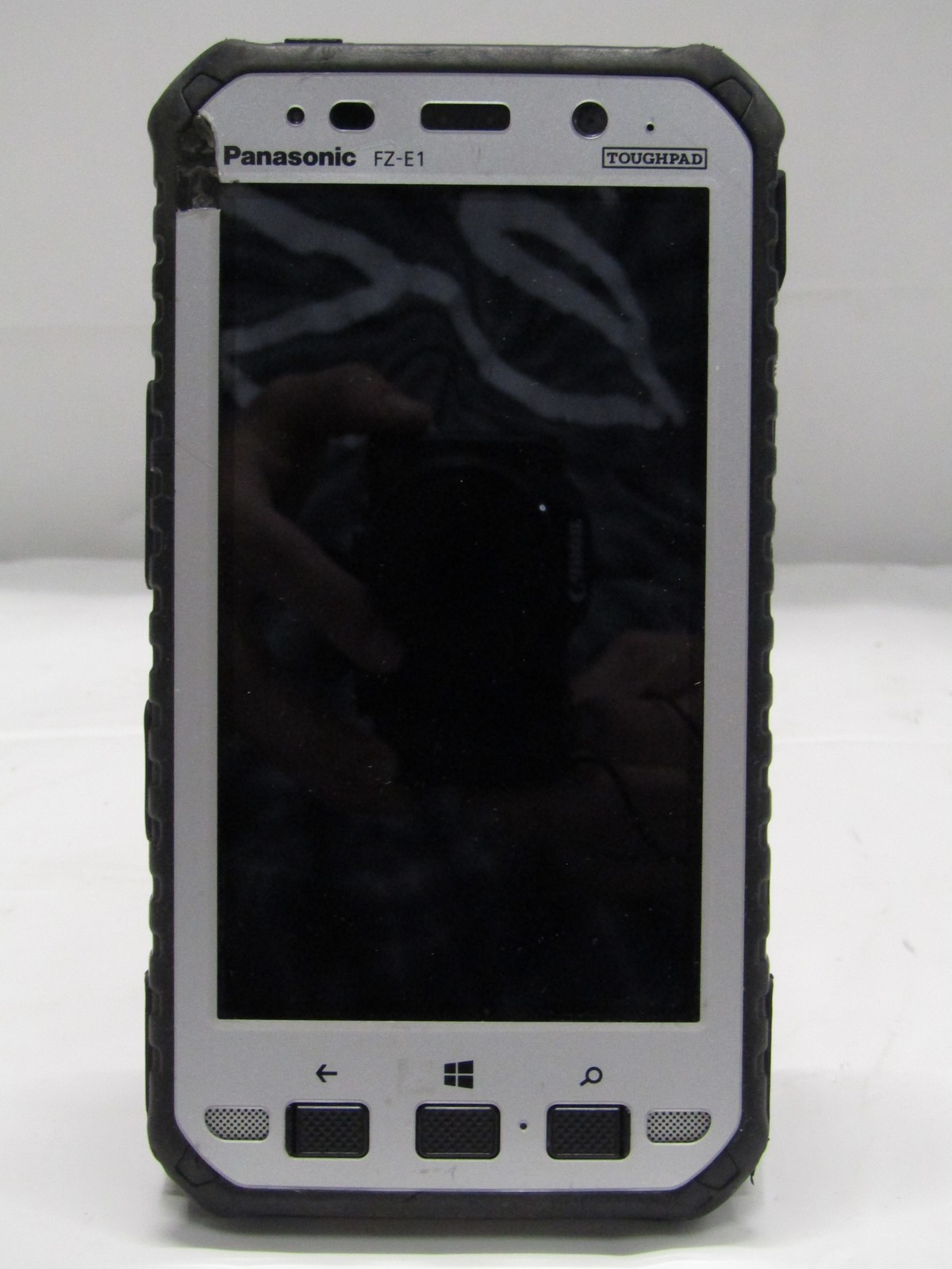 Panasonic FZ-E1 Handheld ToughPad FZ-E1BCCAZZM 32GB 5″ Win 10 Mobile WiFi ONLY D