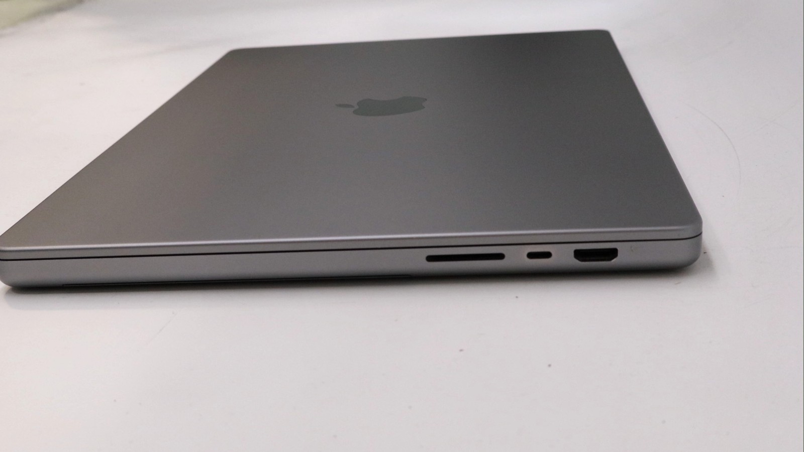 Apple Macbook Pro 16″ M1 Max 10-Core 32GB 512GB – Good
