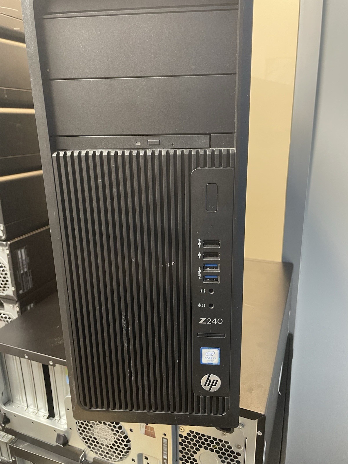 HP Z240 Tower Workstation BAREBONES – (Motherboard, psu, heatsink,disk drive)