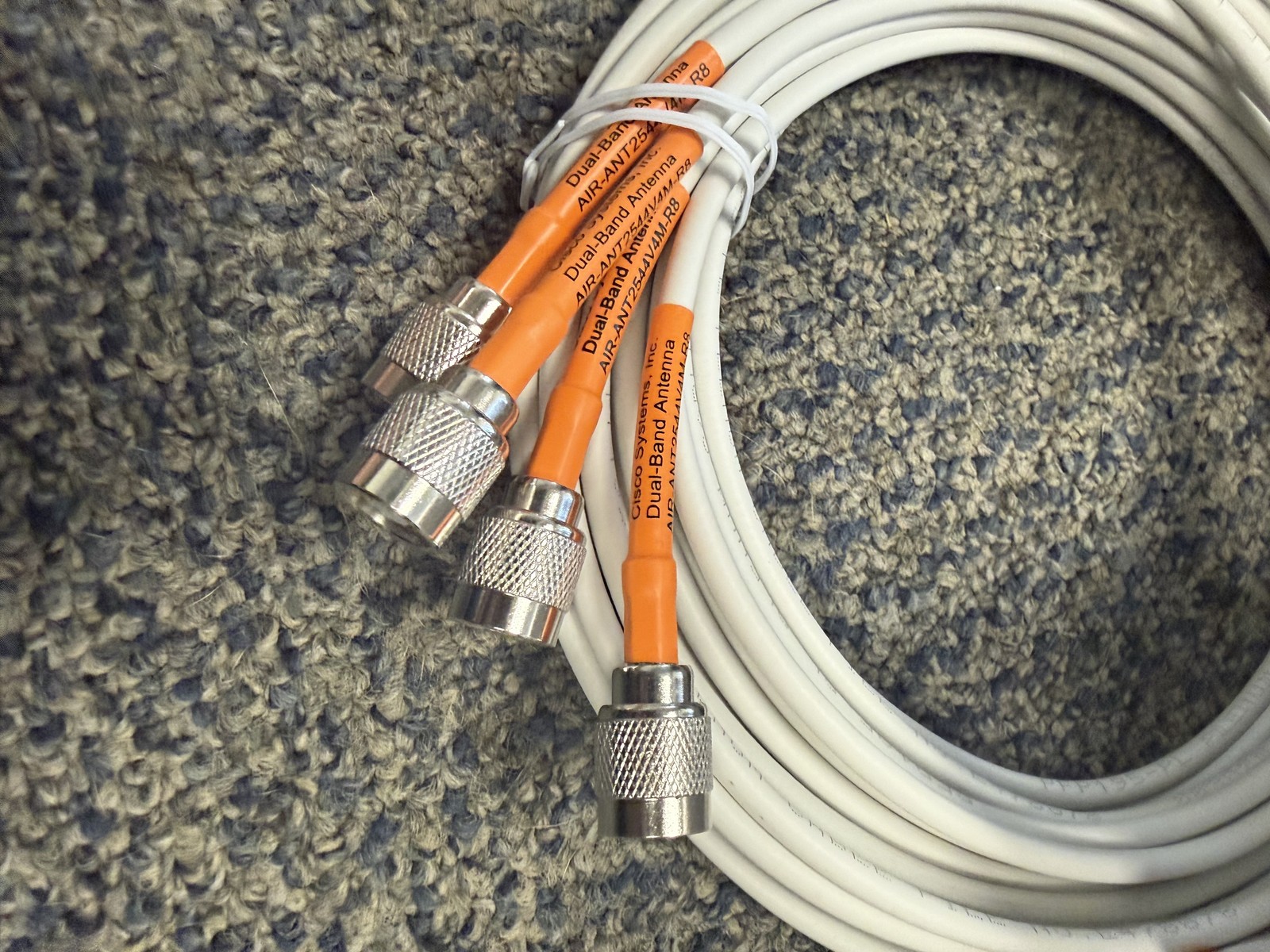 NEW Cisco Aironet AIR-ANT2544V4M-R8 Dual-Band MIMO Antenna Free Shipping