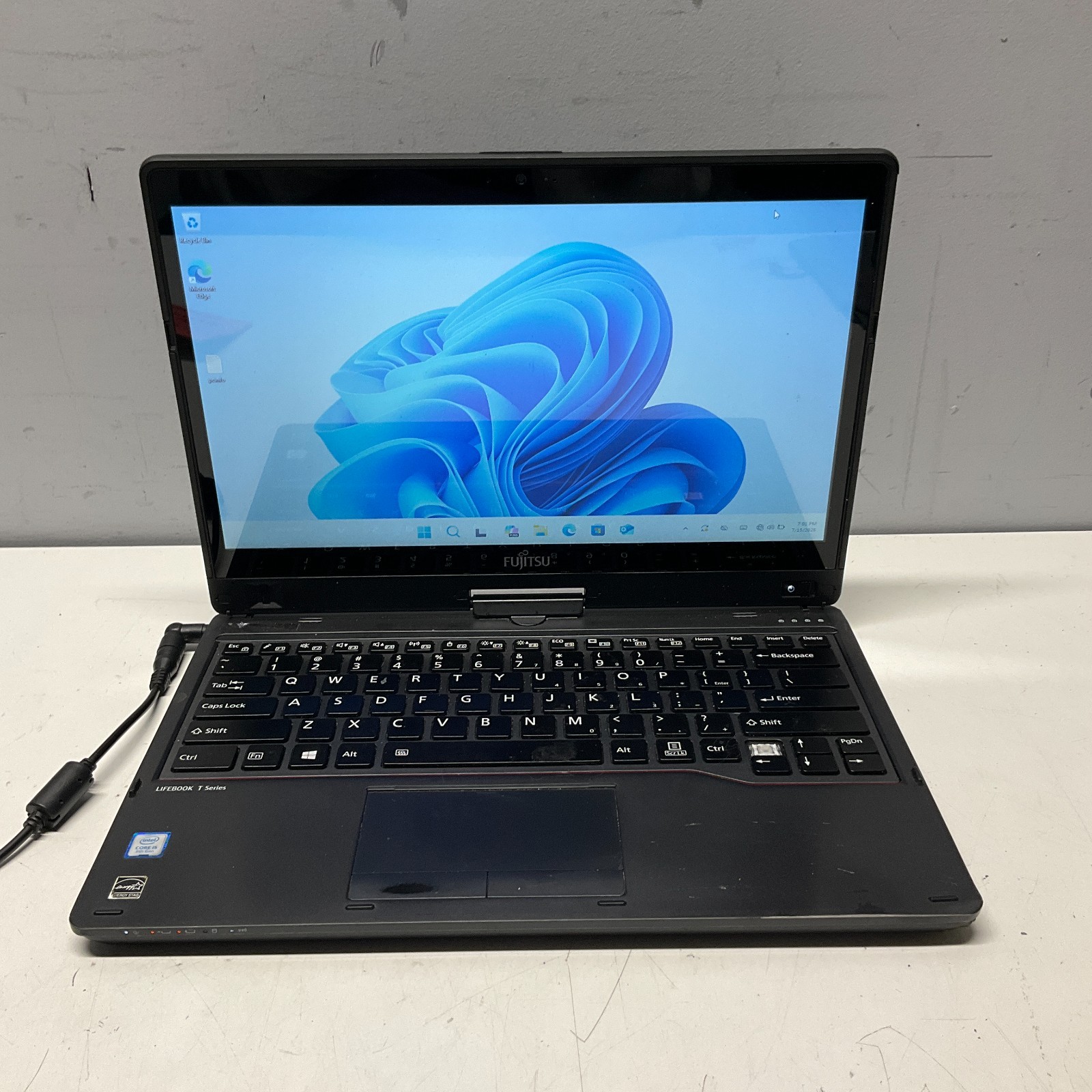 Fujitsu Lifebook T939 Laptop Intel Core i5-8265U @ 1.60 GHz 8GB 256GB SSD READ 2