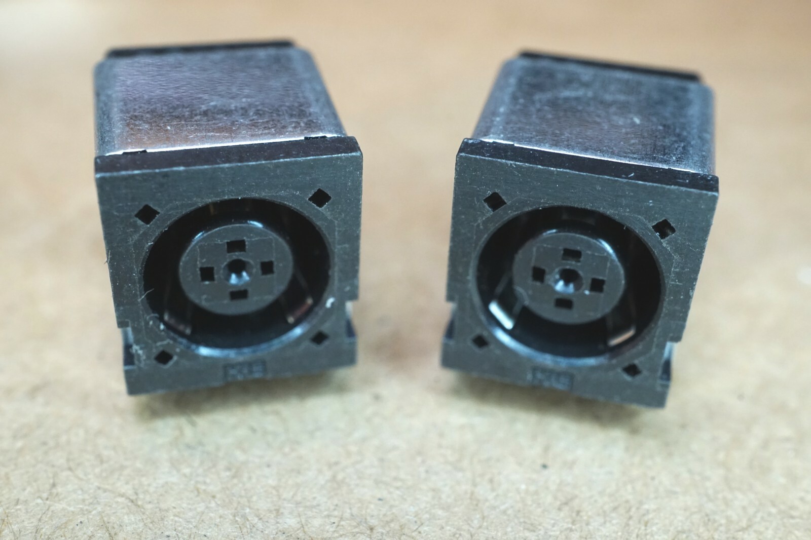 Lot 2 Dell Latitude Vostro Inspiron Round Barrel 7.4mm DC power jack connector