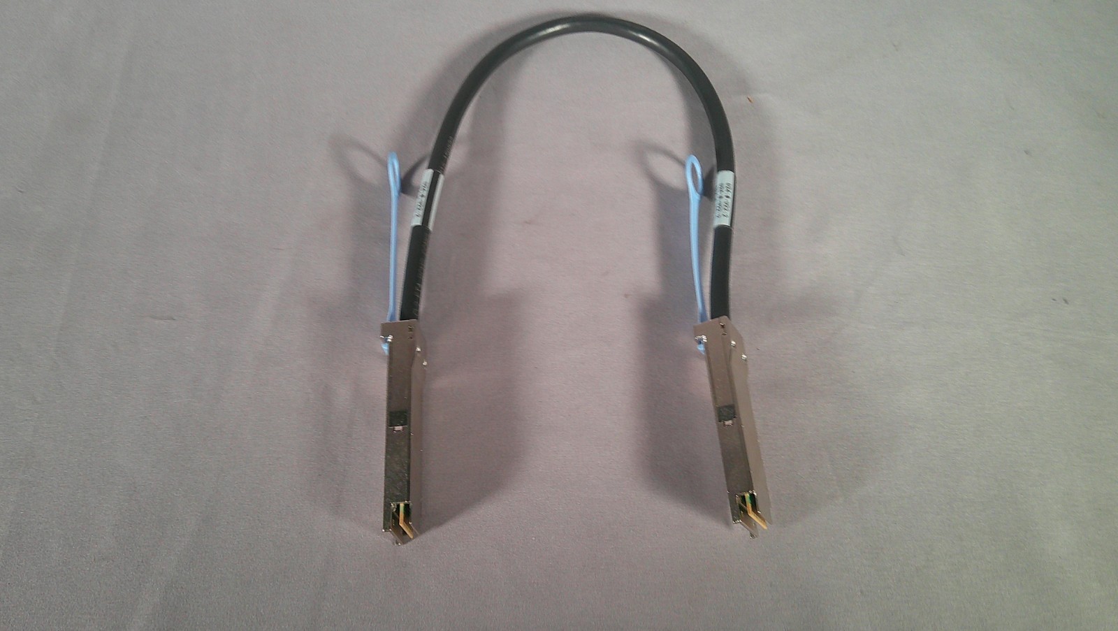 JUNIPER 740-044512 40Gb QSFP CABLE 0.5 cm *** USED ***