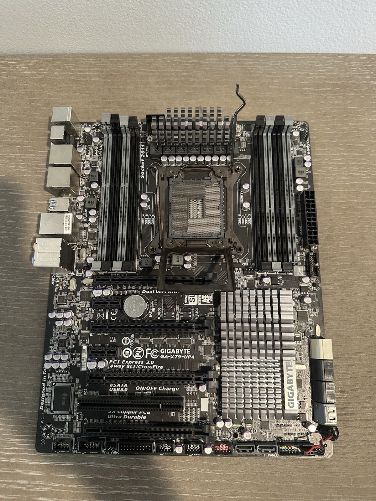 GIGABYTE GA-X79-UP4 ATX LGA2011 DDR3 8DIMM PCIe USB 3.0 Motherboard
