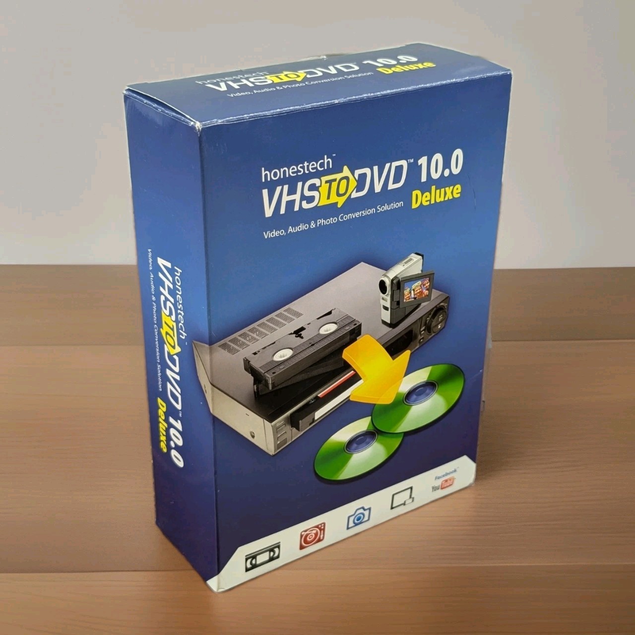Honestech VHS to DVD 10.0 Deluxe VDD10H Video Audio Photo Converter Open Box