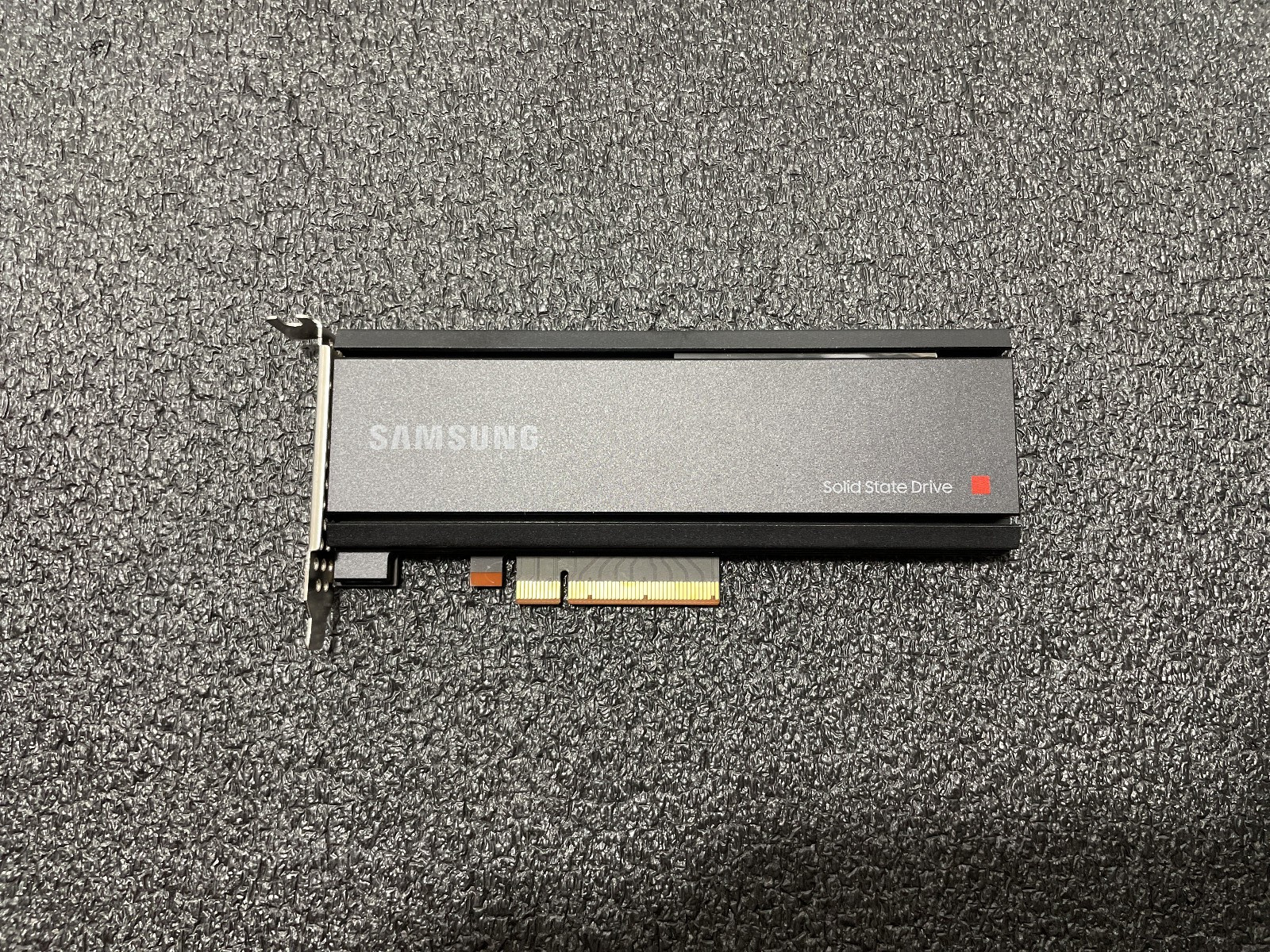 Samsung MZ-PLJ1T60 MZPLJ1T6HBJR 1.6TB NVMe PCIe P27023-001 PM1735 AIC SSD