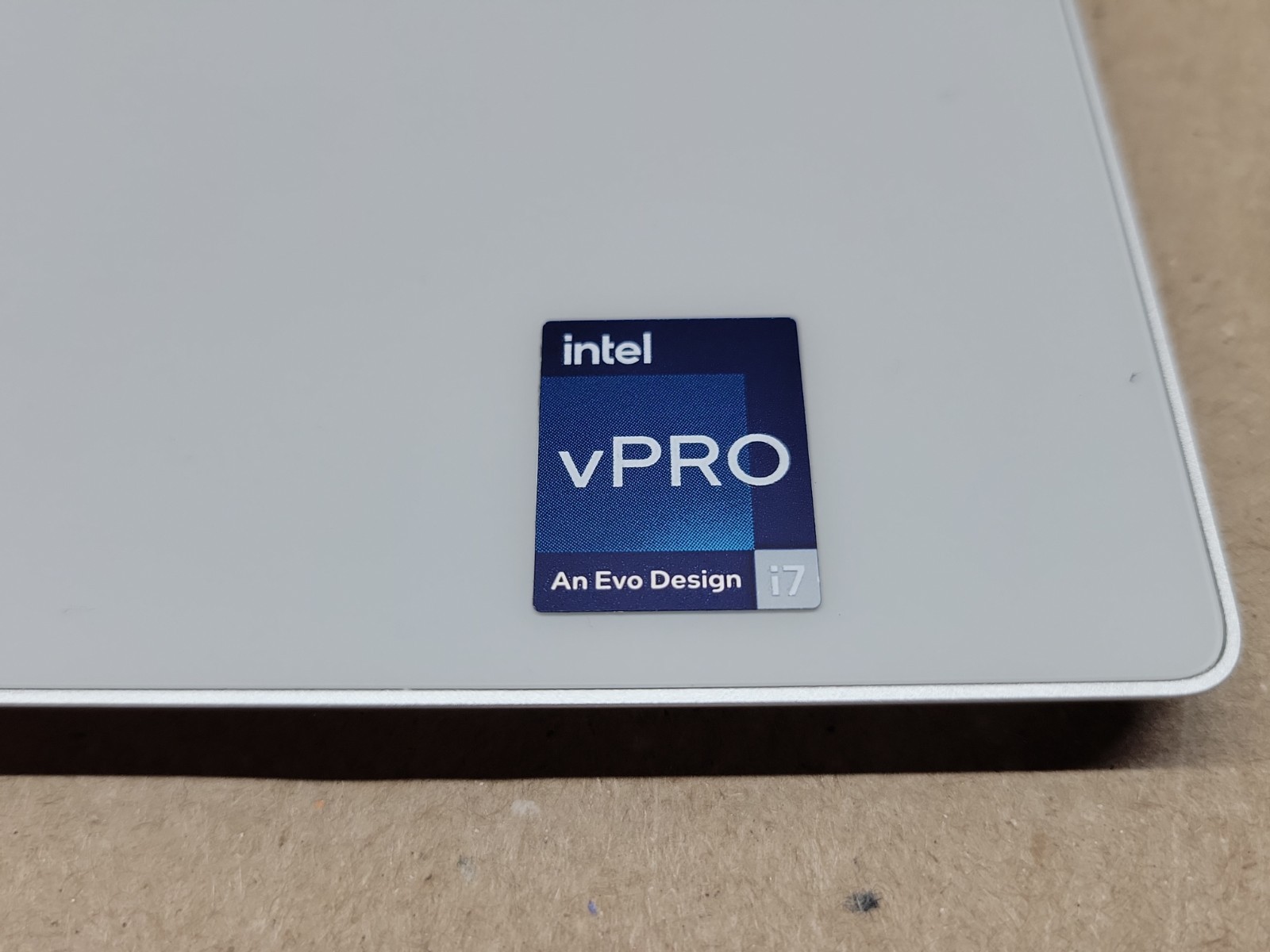 Dell XPS 9320 13.4″, Intel Core i7-1370P, 16GB RAM, 1TB NVMe, Win11P (READ)