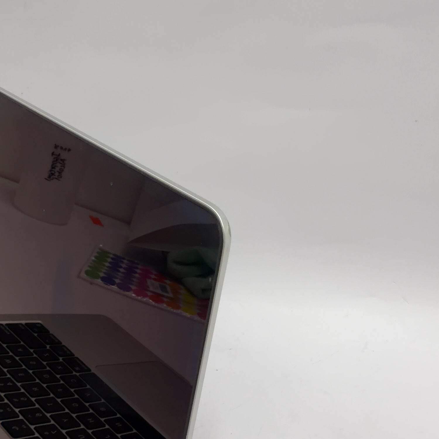 2024 Apple MacBook Air 13.6″ M3 8C GPU 4.0GHz 16GB RAM 256GB SSD MC8H4LL/A
