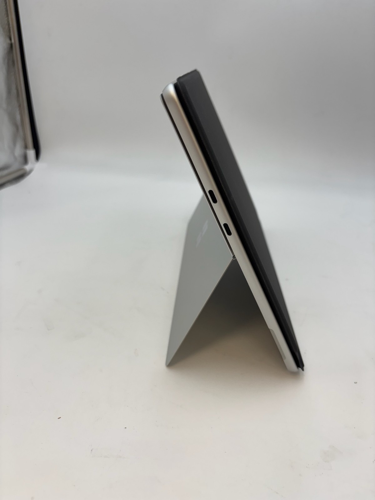 Microsoft Surface Pro 11 th Ed 13″ 512 GB SSD 16 GB RAM Snapdragon X 10-Core
