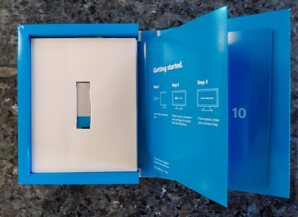 Windows 10 Home Retail ENGLISH USB stick And License