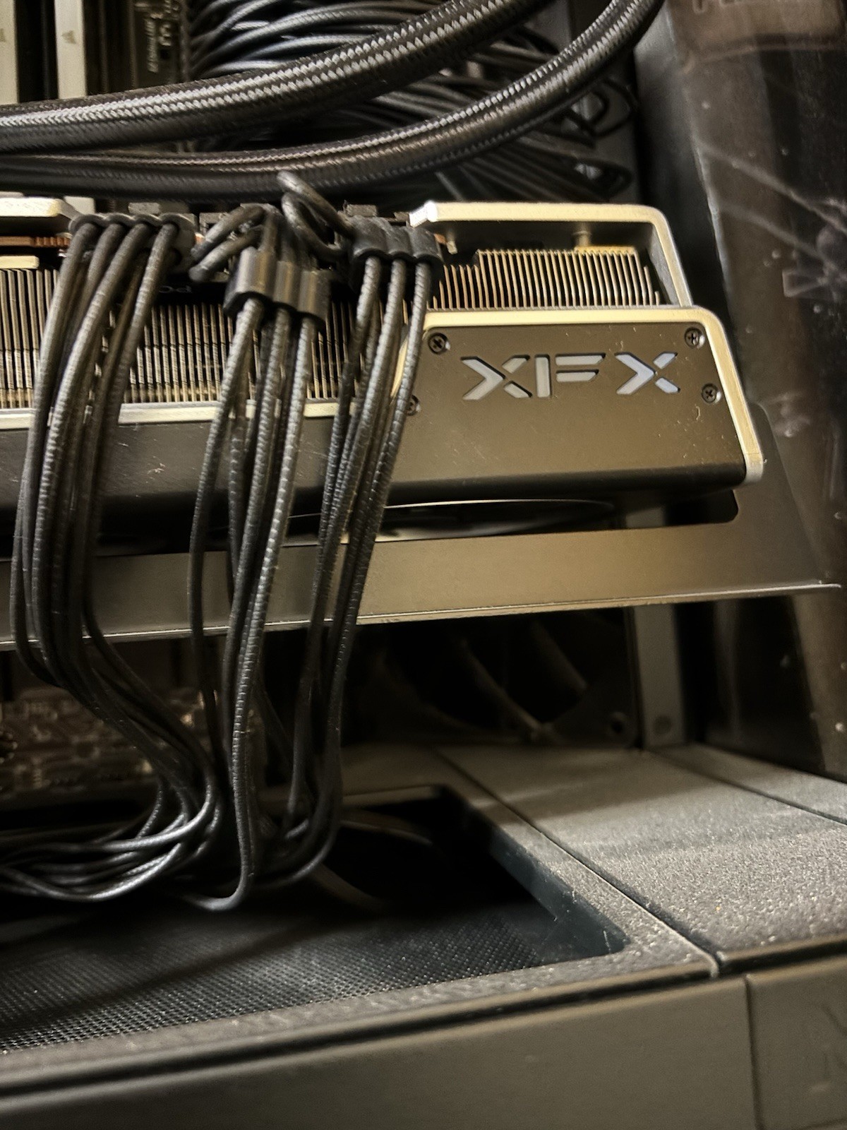 XFX Speedster MERC310 Radeon RX 7900 XTX 24GB GDDR6 HDMI VR Ready