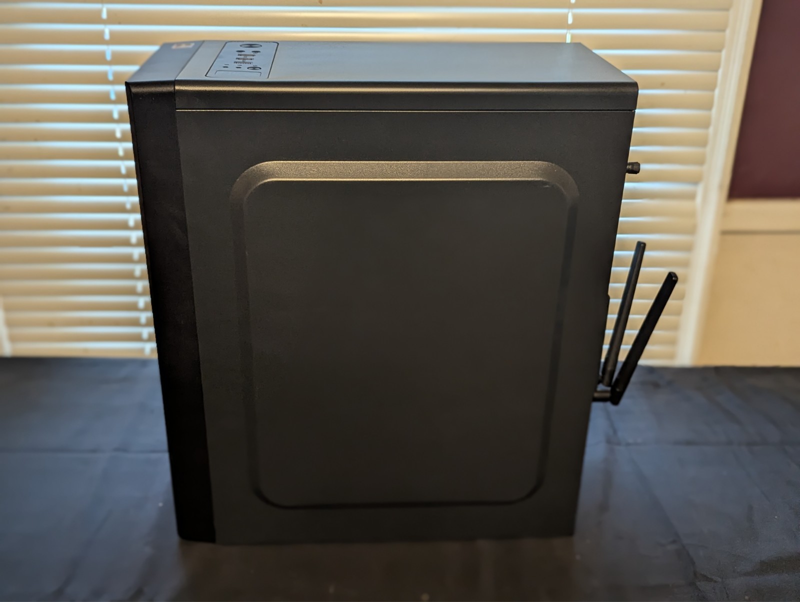 Custom Desktop – Ryzen 3 3200G with Radeon Vega Graphics 16GB 512GB NVMe Win11